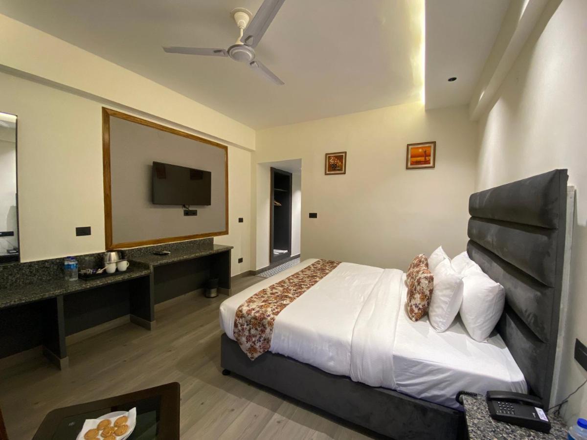 Click Sunburry Hotel Katra คาตรา ภายนอก รูปภาพ