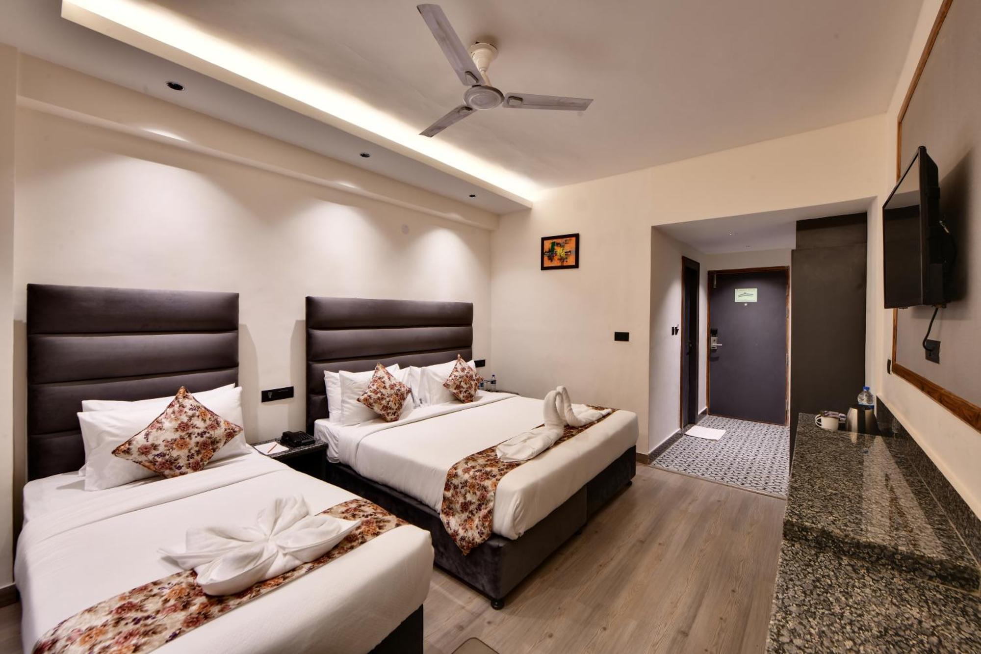 Click Sunburry Hotel Katra คาตรา ภายนอก รูปภาพ