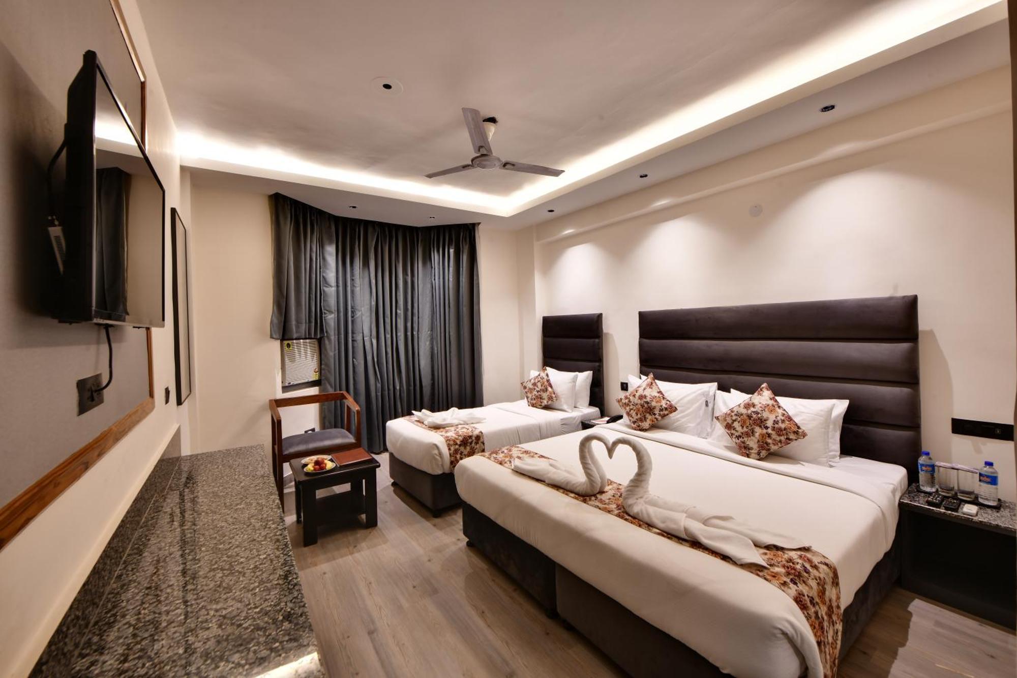 Click Sunburry Hotel Katra คาตรา ภายนอก รูปภาพ
